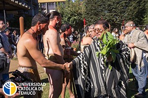 La actividad se inició con un saludo “entre culturas”, donde representantes del pueblo Mapuche le dieron la bienvenida a la comitiva Maorí.